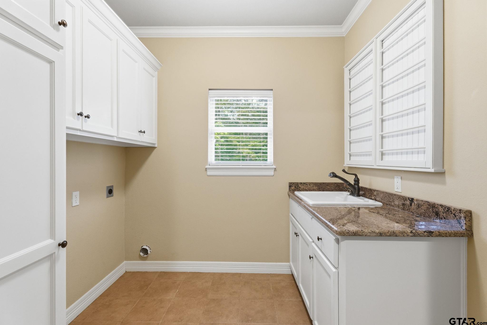 3814 Brighton Creek Cir, Tyler, TX, 75707, USA, 4 Bedrooms Bedrooms, ,6 BathroomsBathrooms,Residential,Active,3814 Brighton Creek Cir,26003206