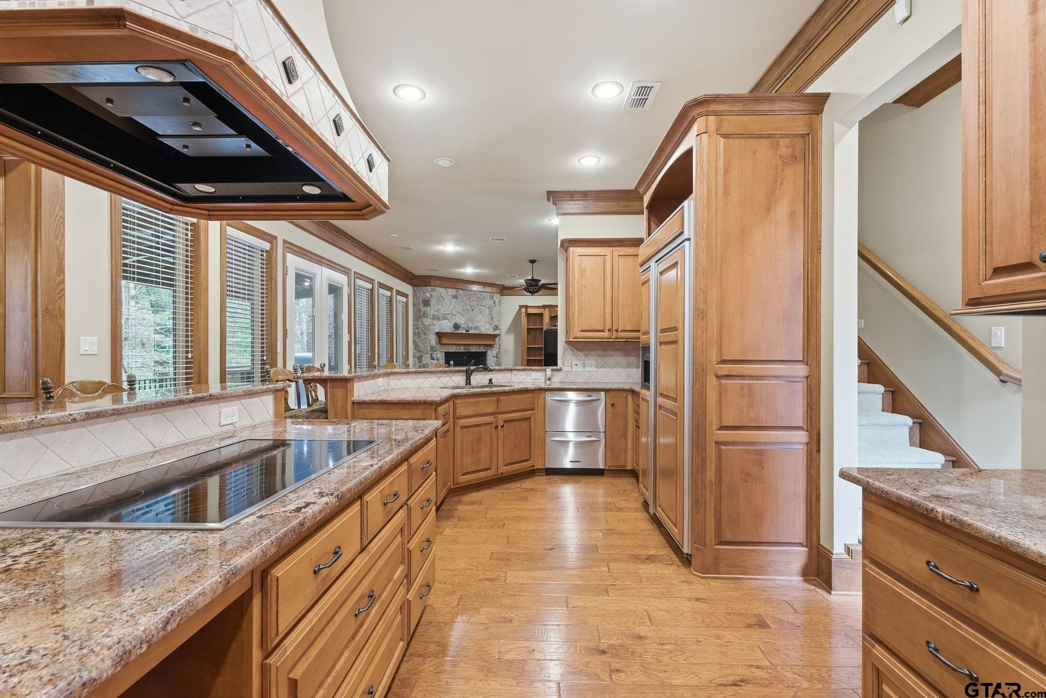 3814 Brighton Creek Cir, Tyler, TX, 75707, USA, 4 Bedrooms Bedrooms, ,6 BathroomsBathrooms,Residential,Active,3814 Brighton Creek Cir,26003206