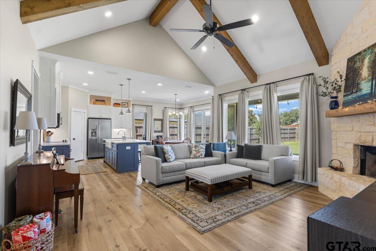 105 San Mateo Ln