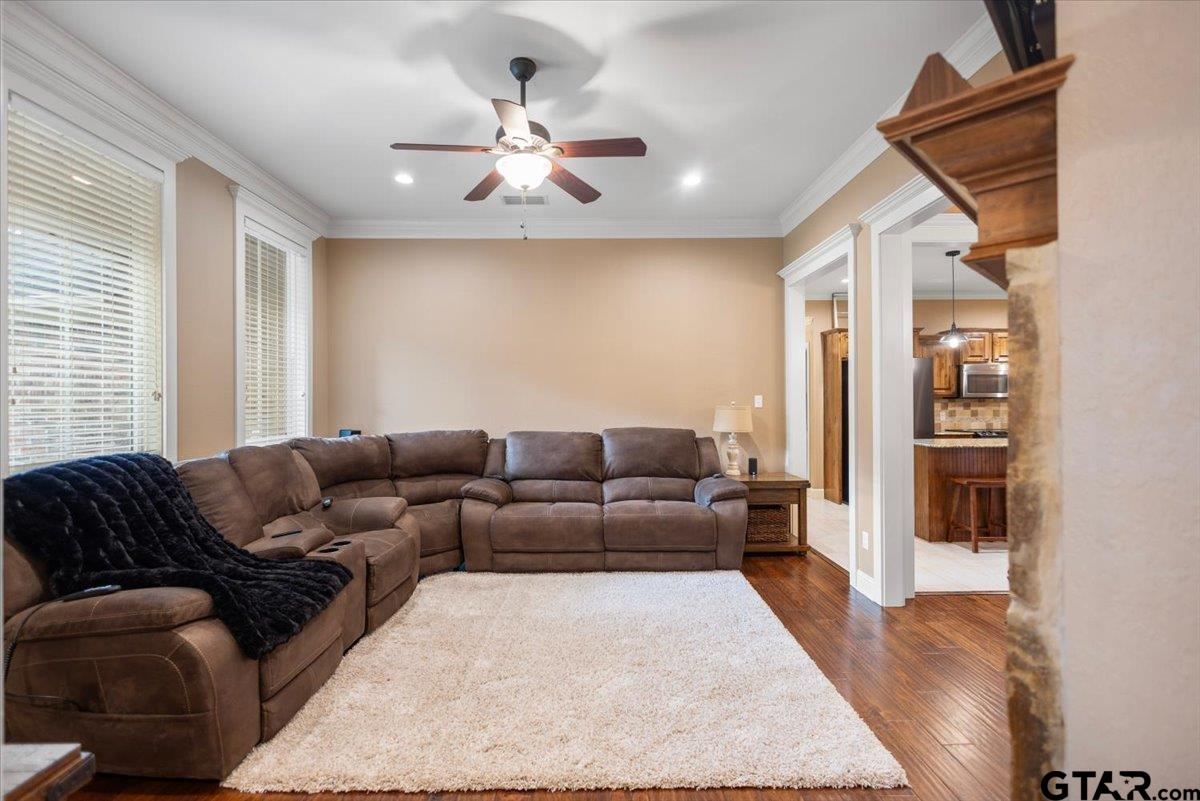 2308 Pittman Ln