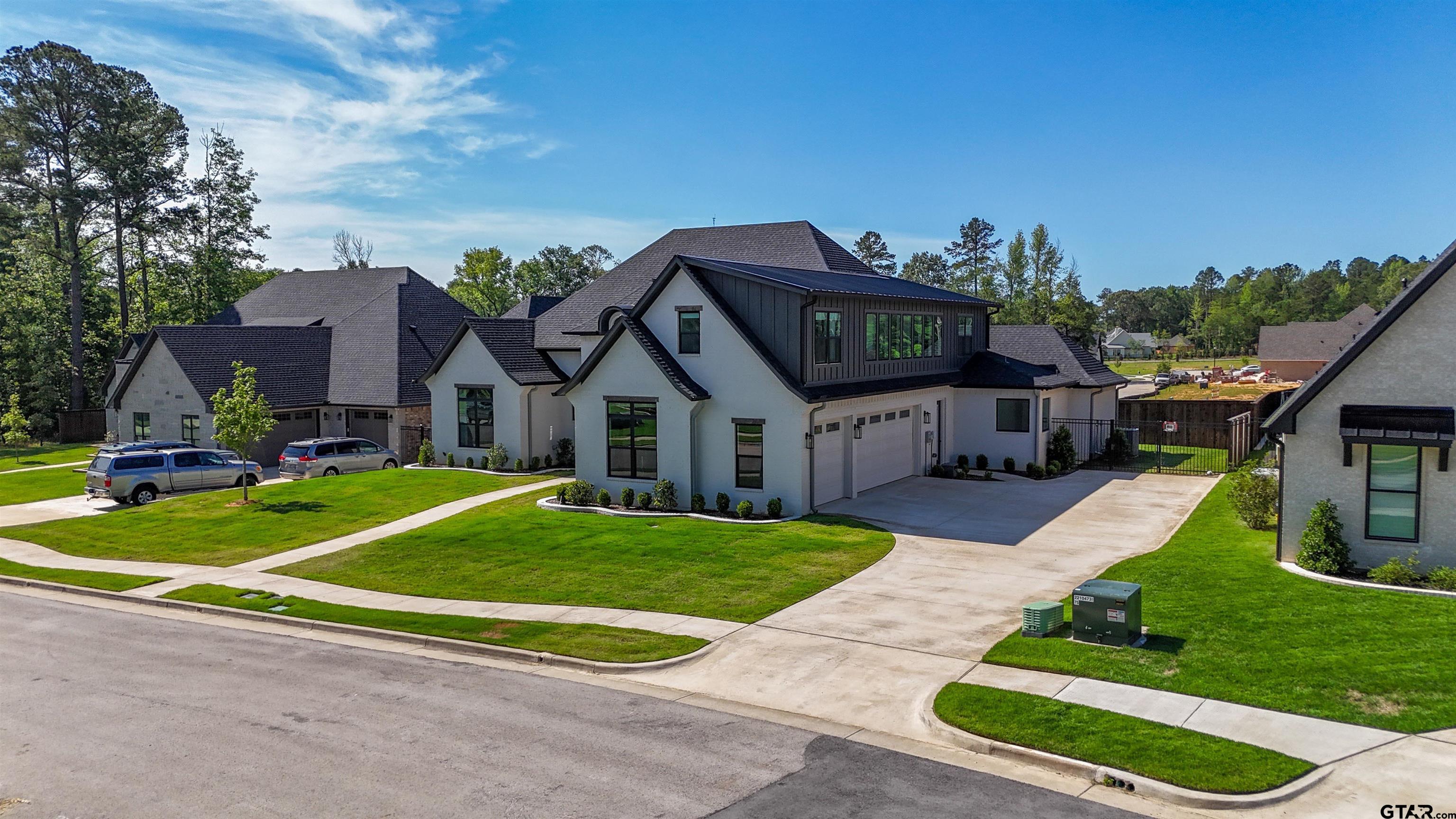 1572 Maple Circle