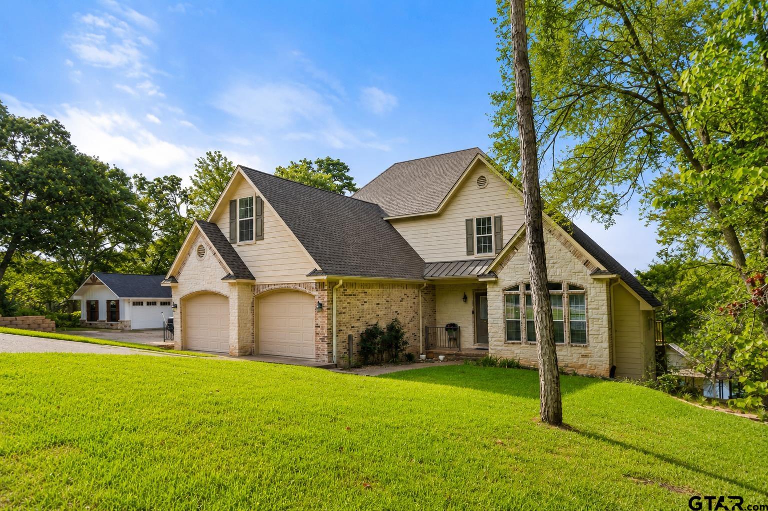 521 Hideaway Ln Central