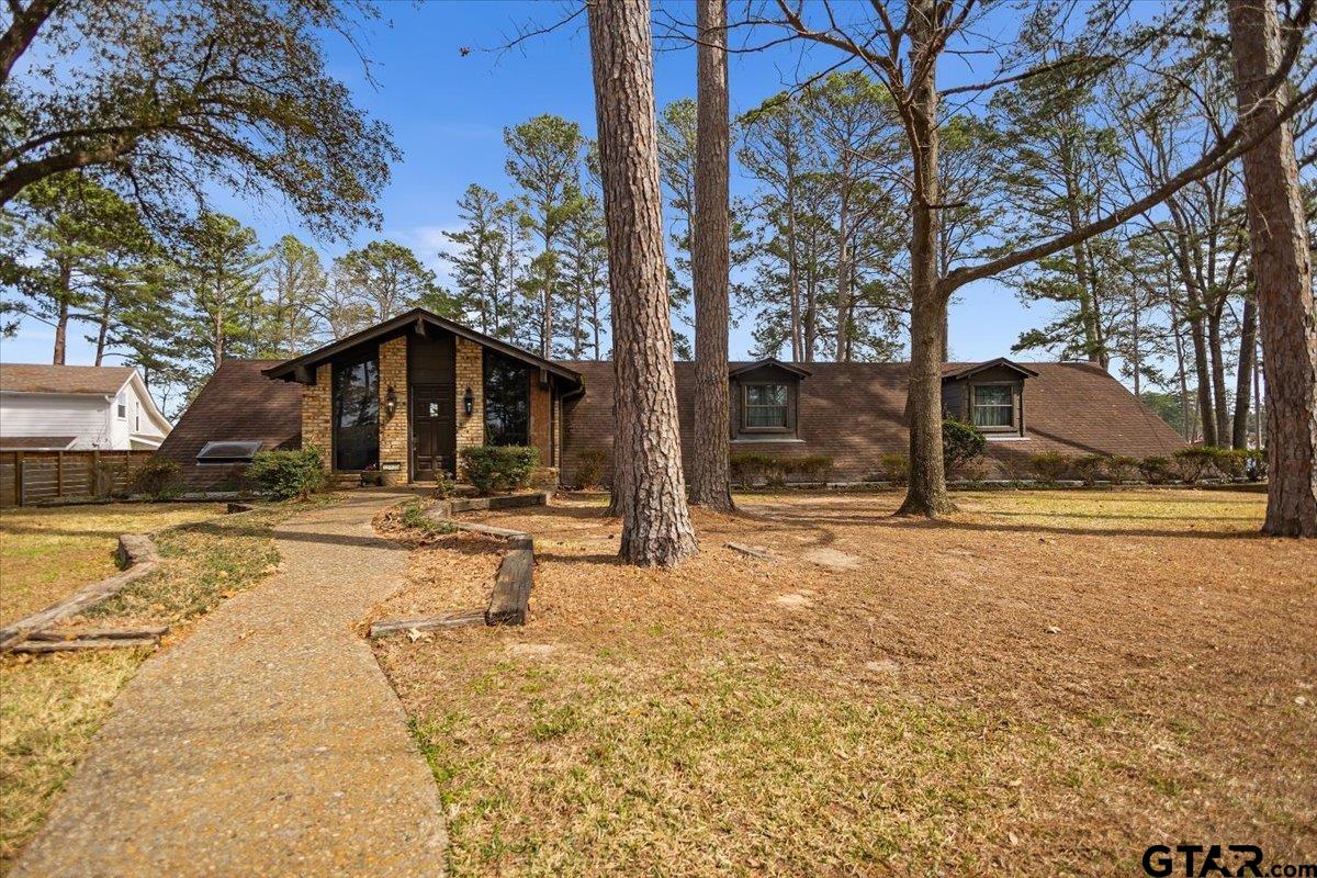 16835 Cardinal Lane