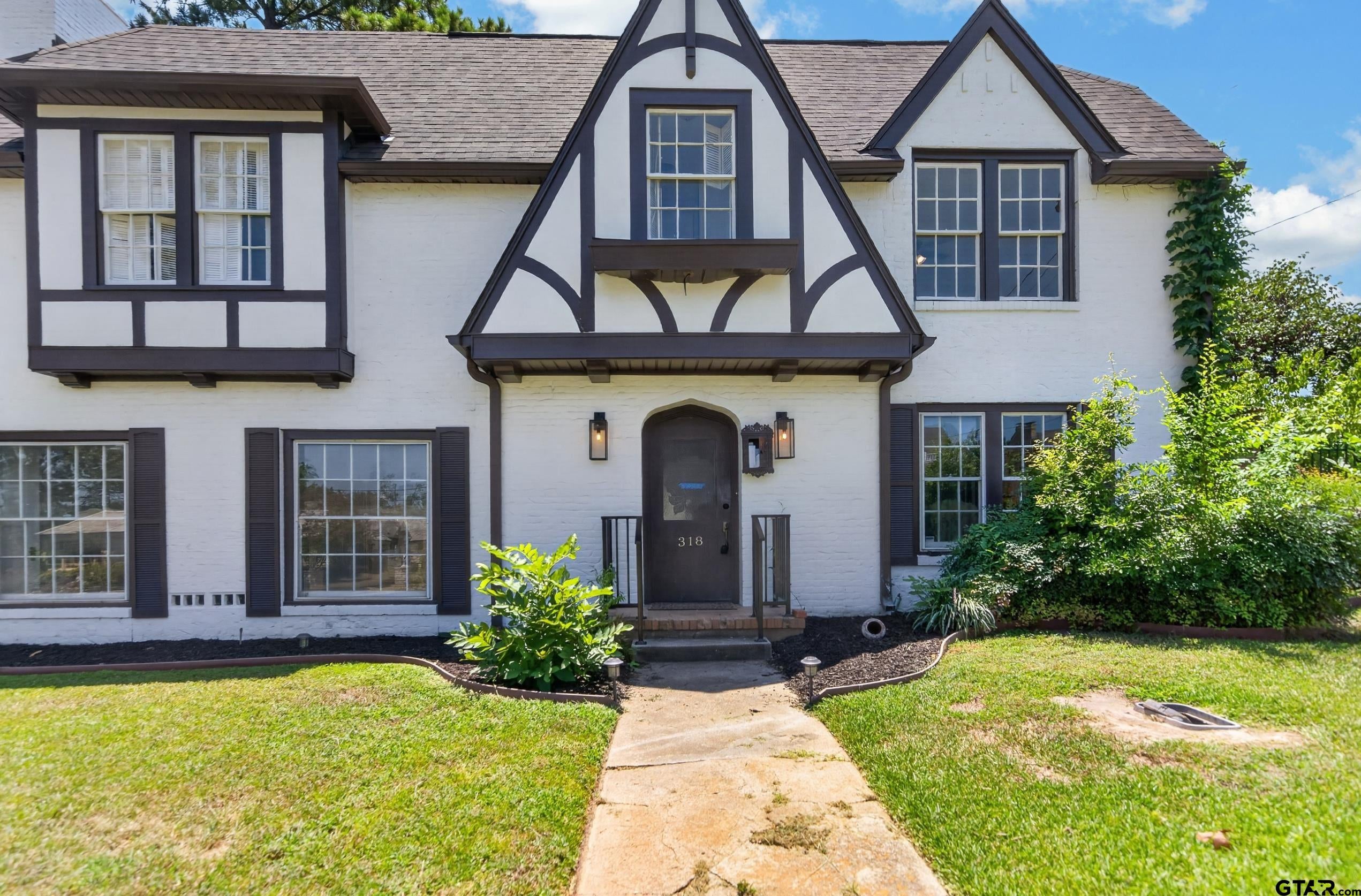 318 W 5th st.
