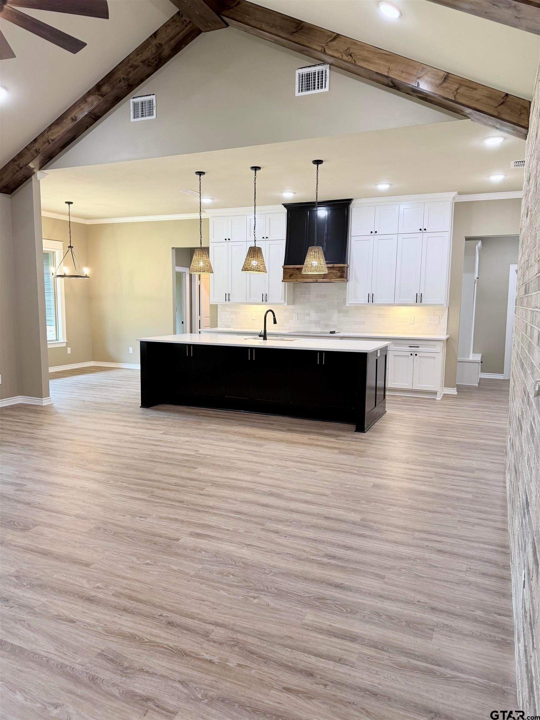 13836 Cedar Hill