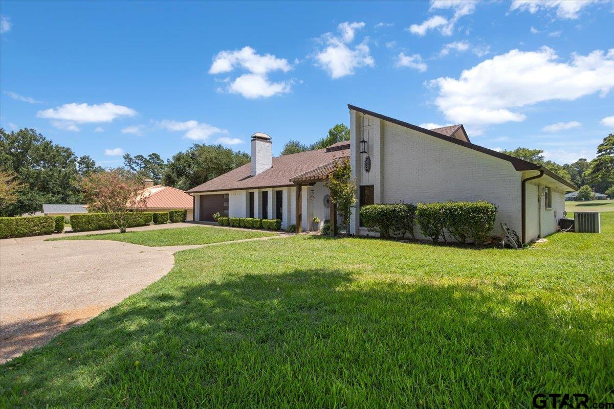 1124 W Fairway Drive West