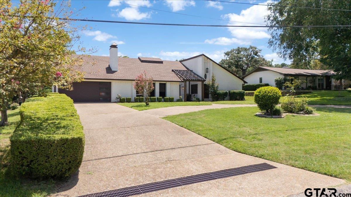 1124 W Fairway Drive West