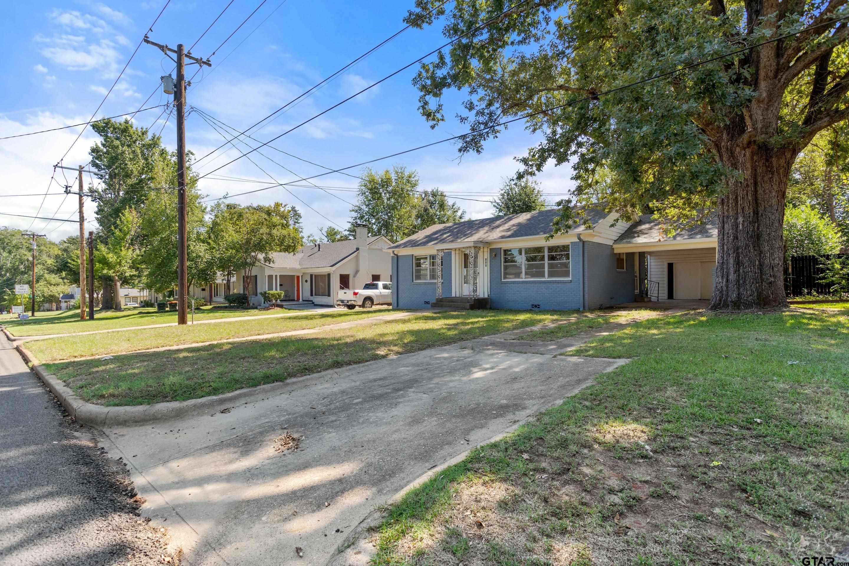 409 E 5th Street