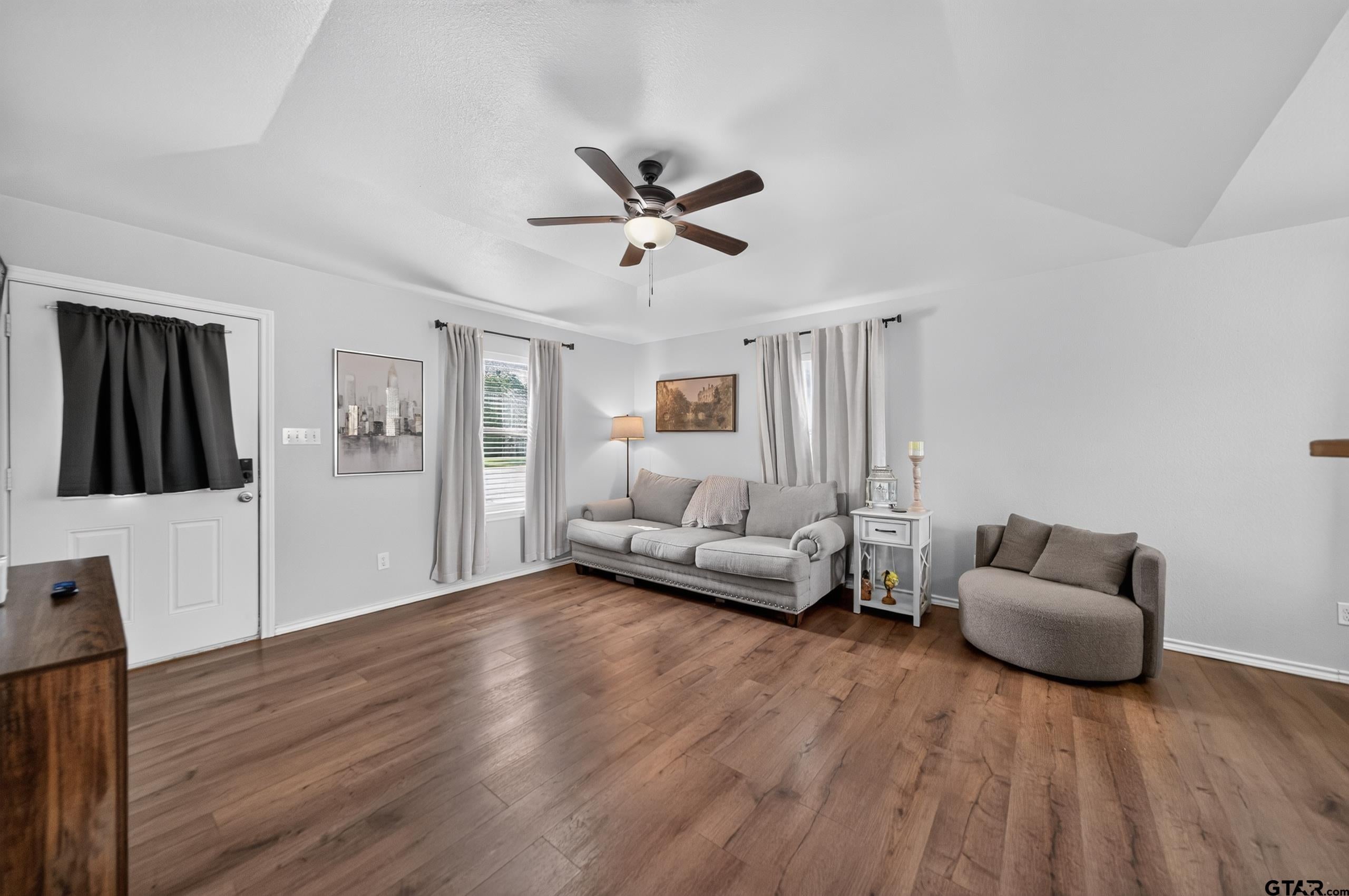 1054 Caroline Lane