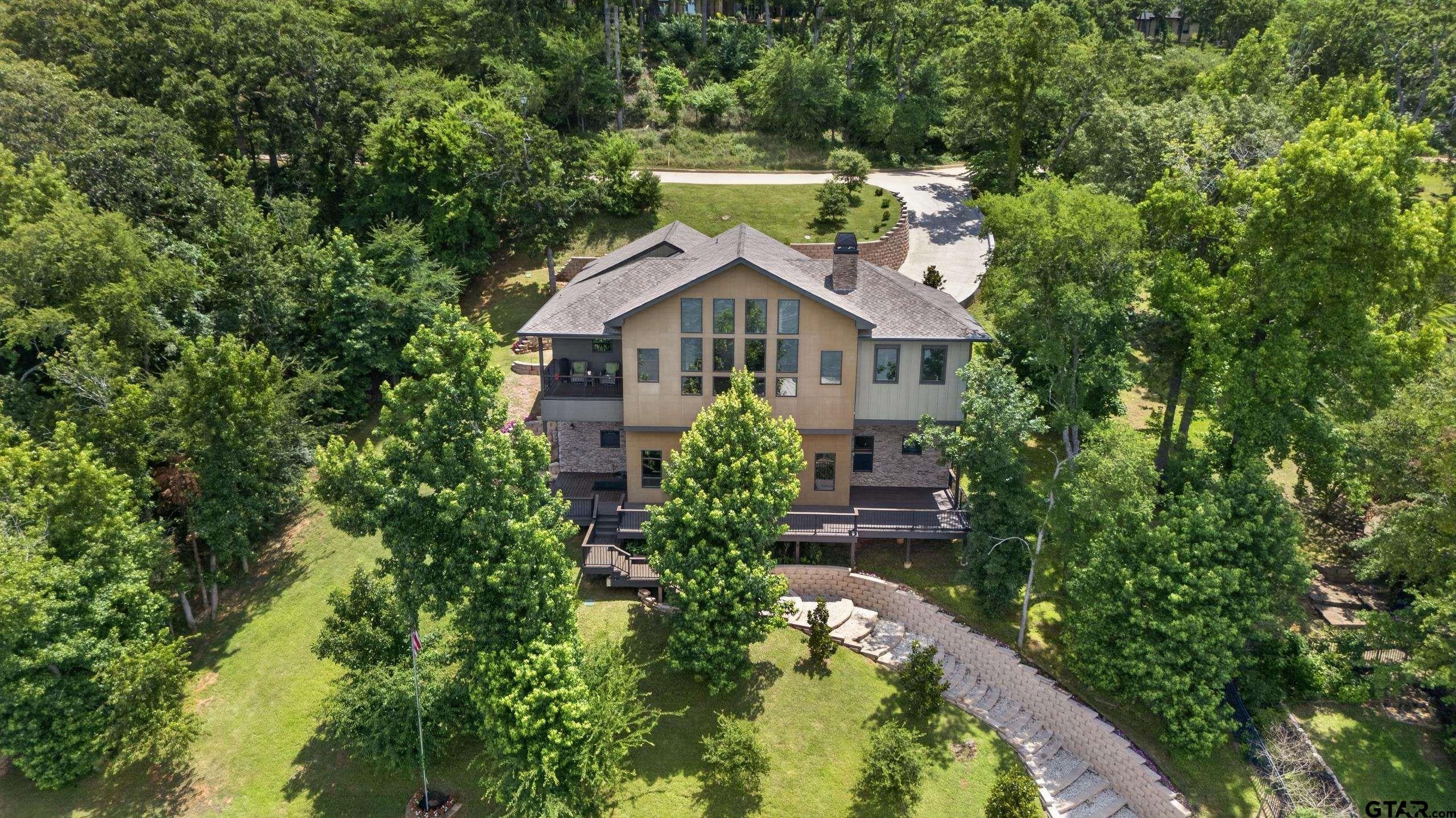 127 N Lake Bluff Dr.