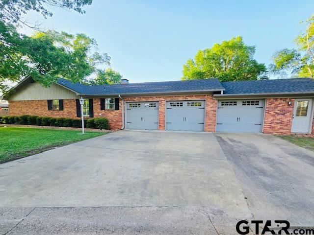 926 Circle Dr.