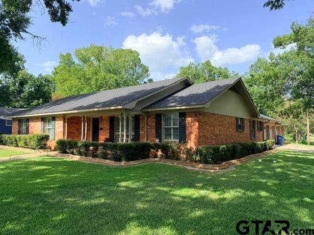926 Circle Dr.