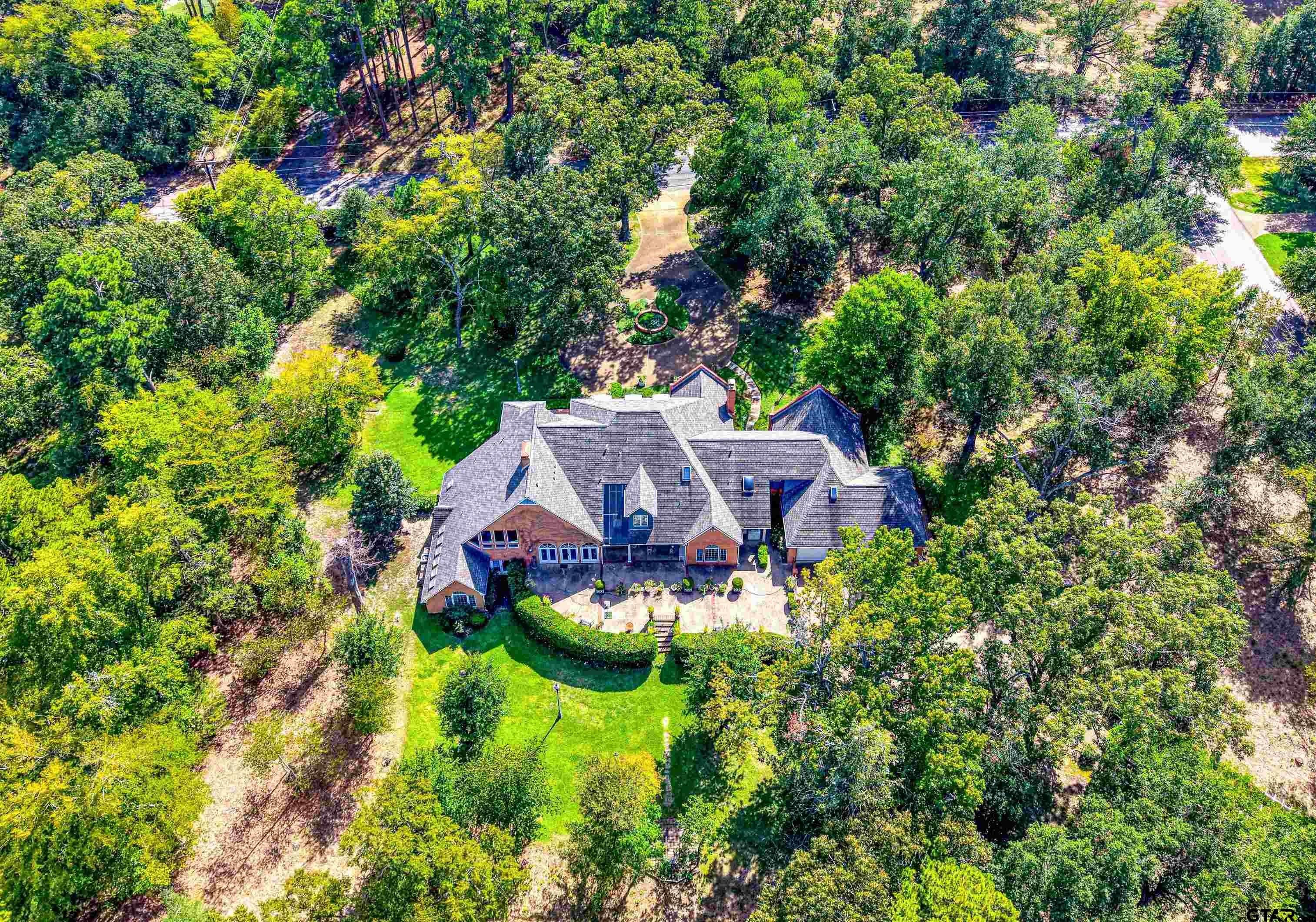 1700 Clubview Drive