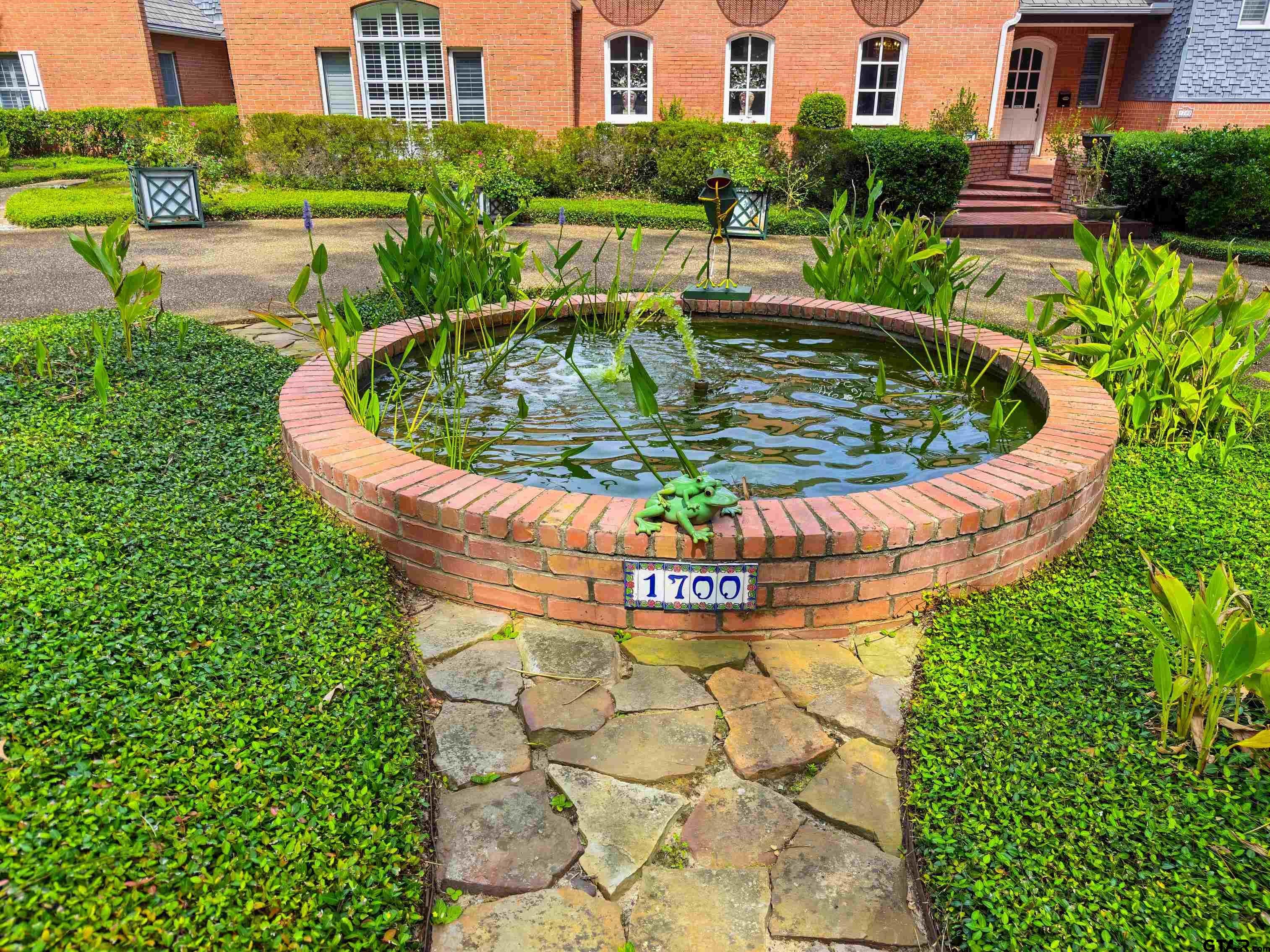 1700 Clubview Drive