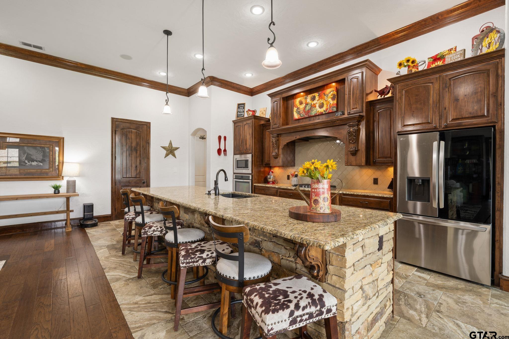 115 Circle Club Ln