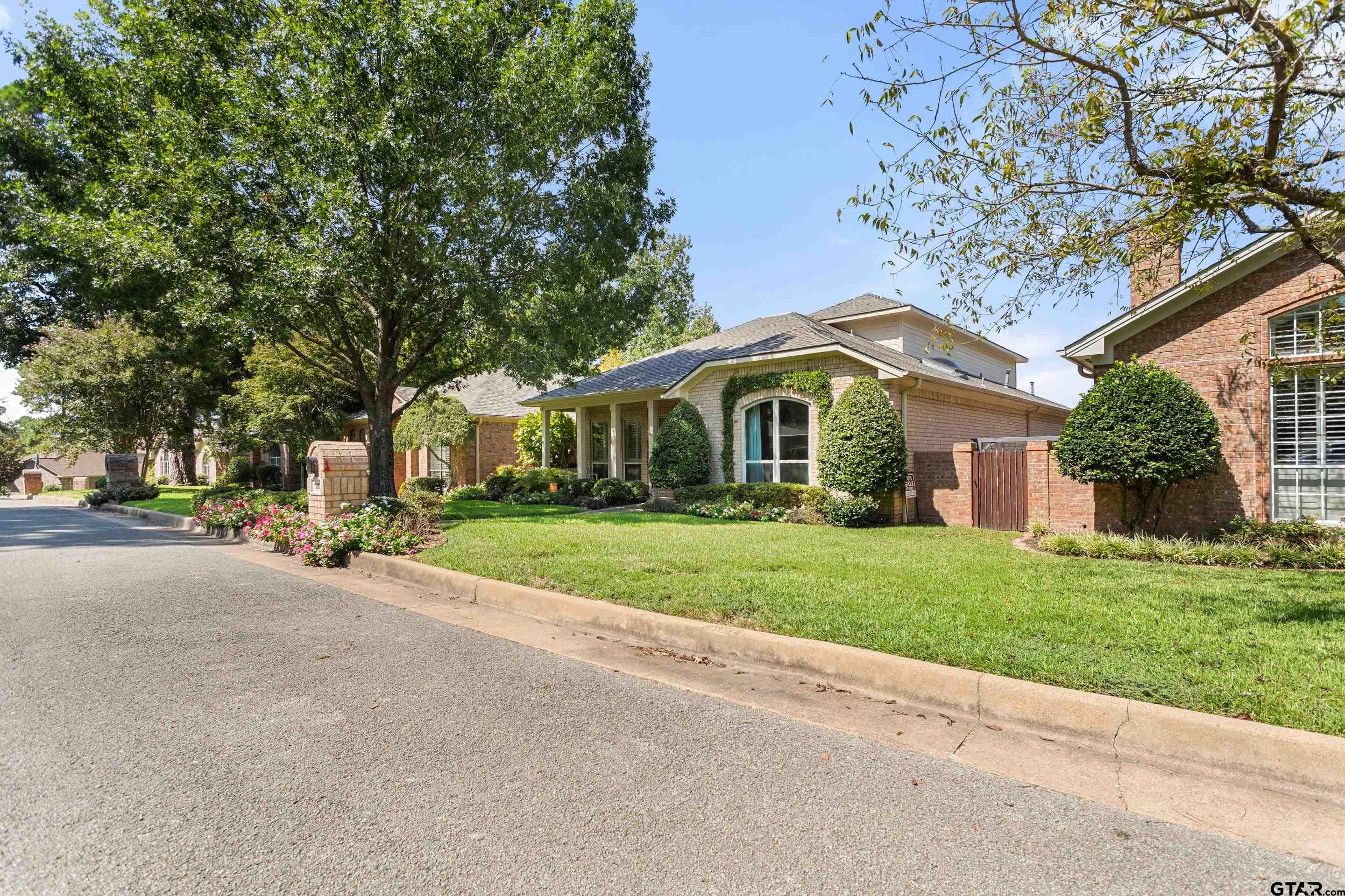 1116 Oak Garden Circle