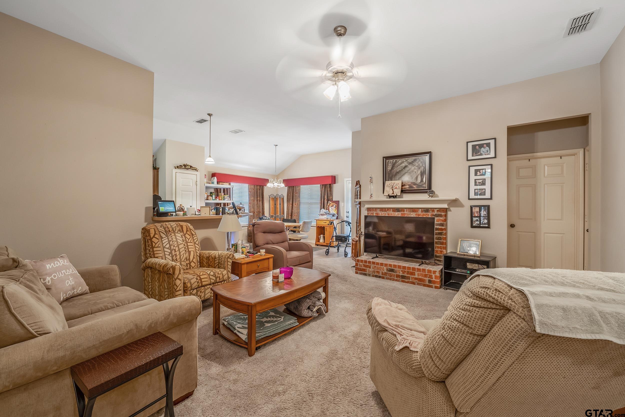 6952 La Hacienda Dr