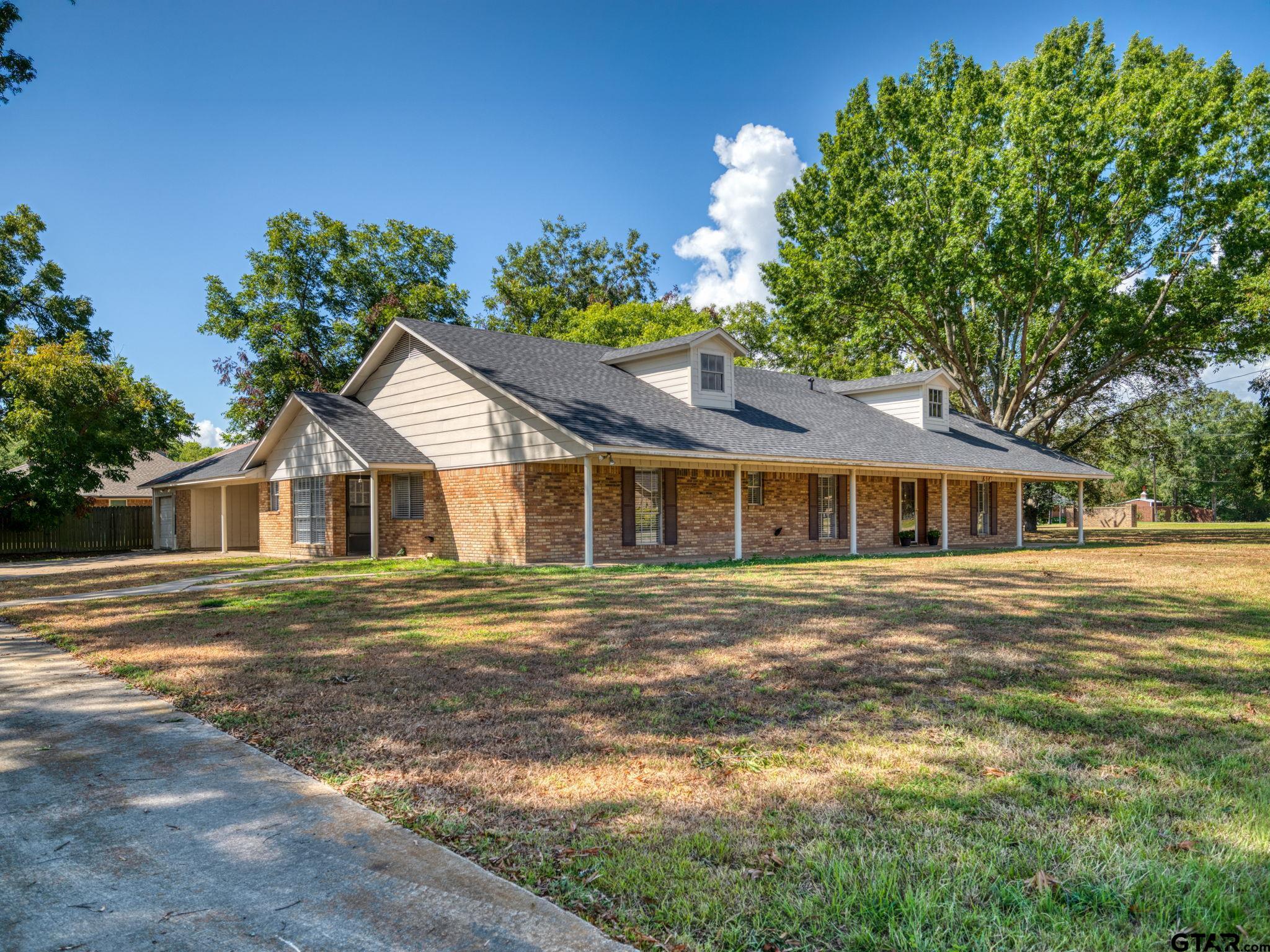 514 Charmwood Dr
