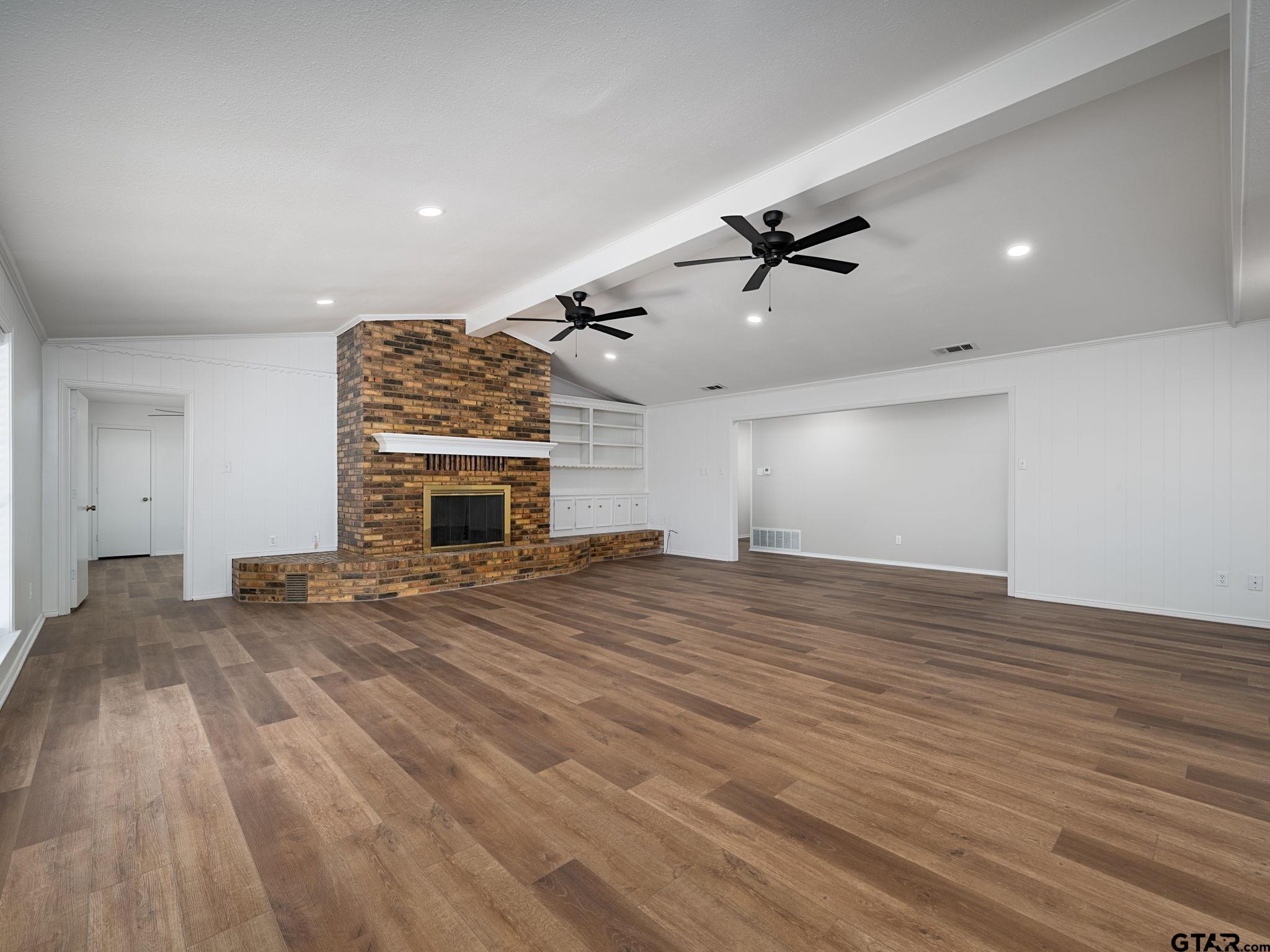 514 Charmwood Dr
