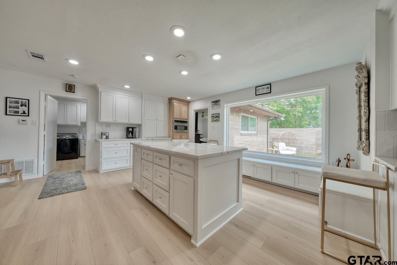 203 Texas Dr