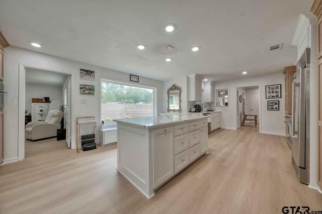203 Texas Dr