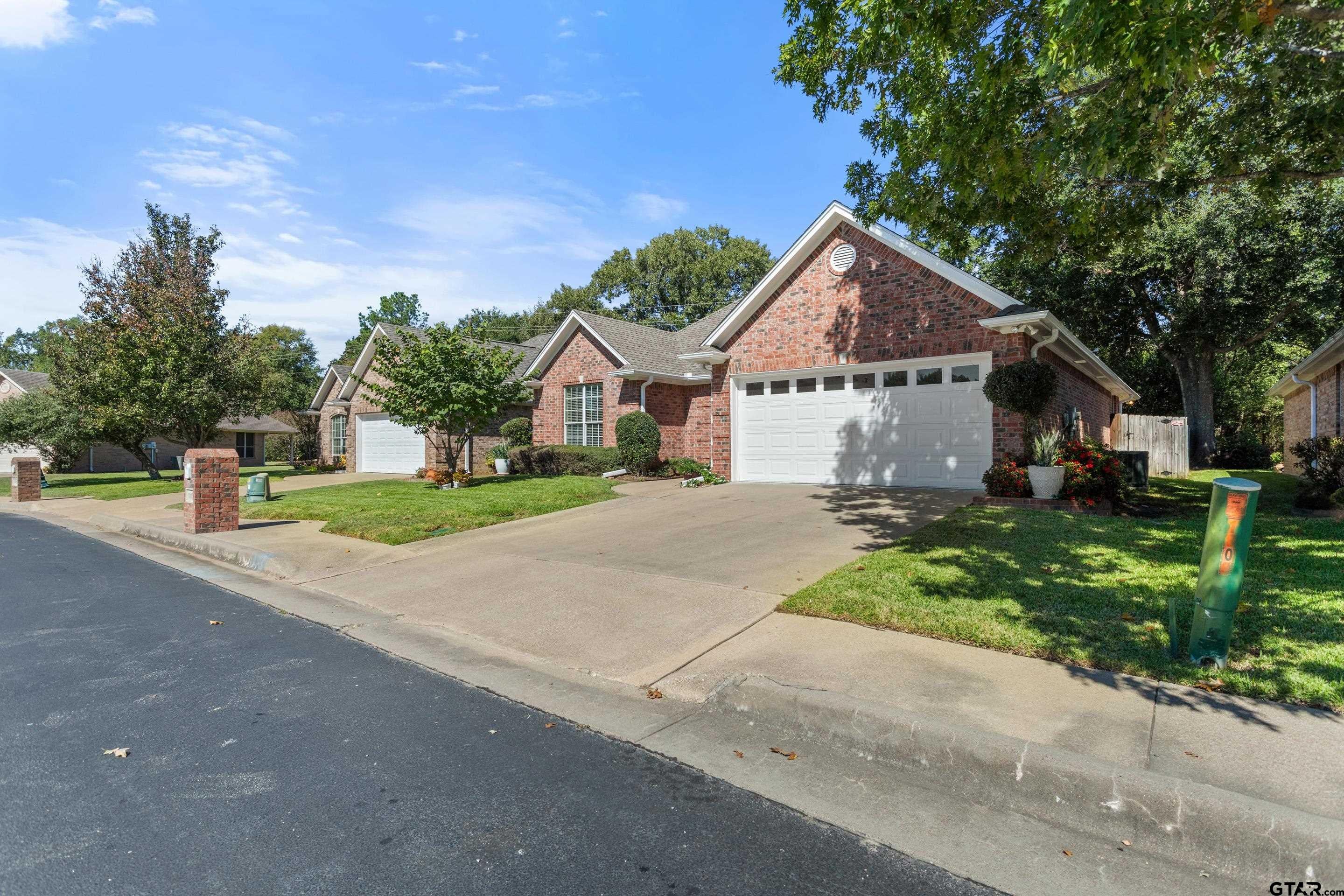 1809 Hollylake Cir