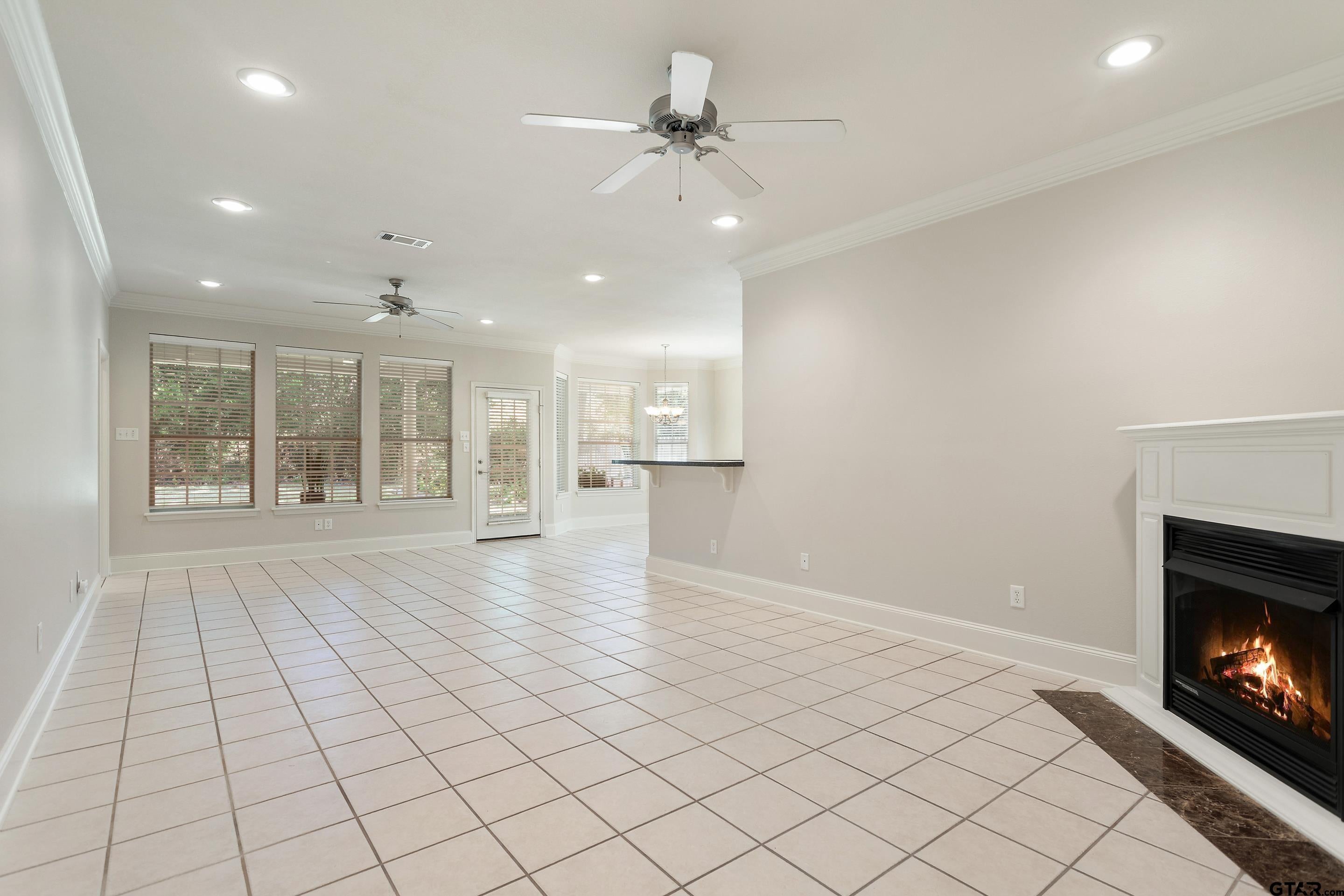 1809 Hollylake Cir
