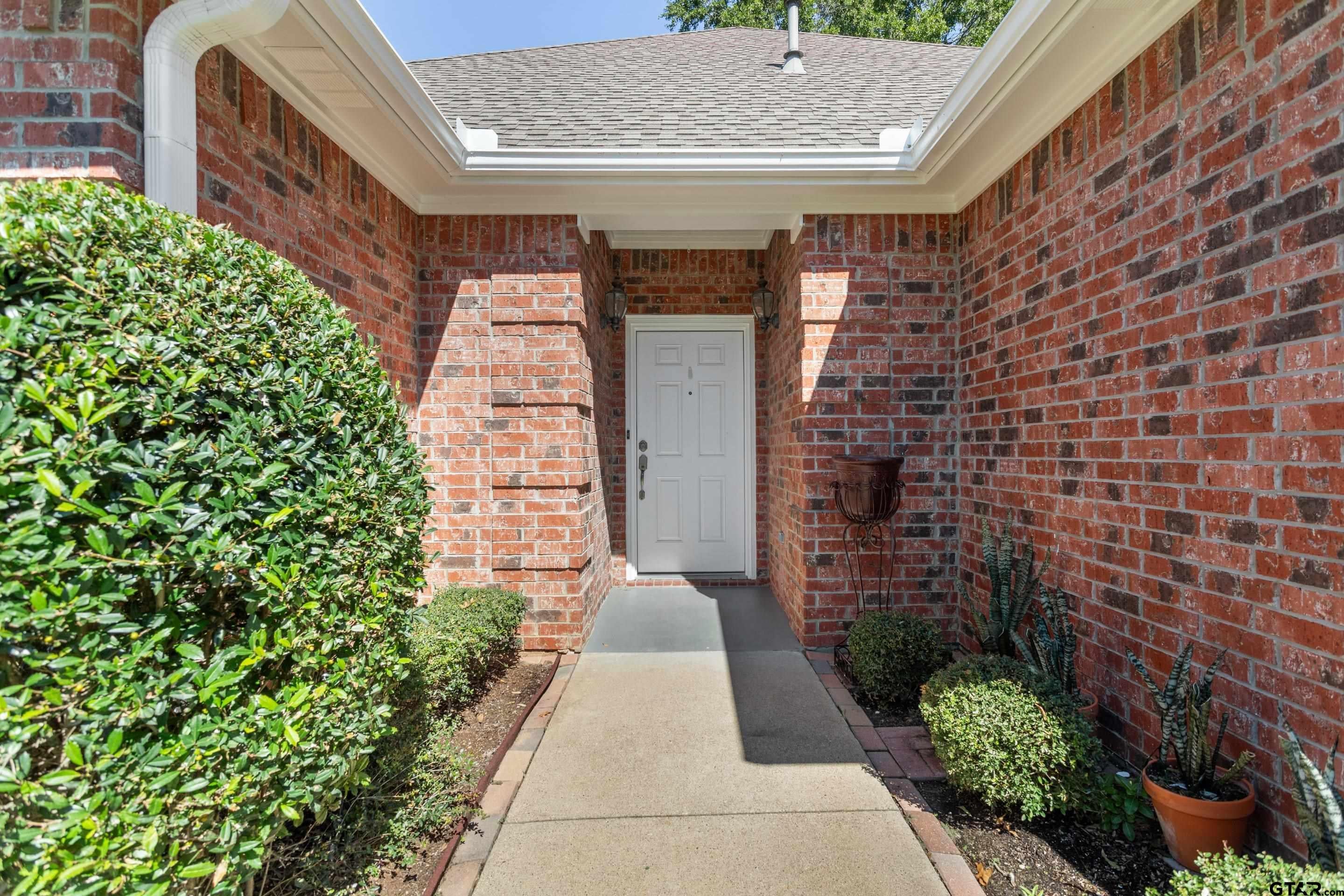 1809 Hollylake Cir