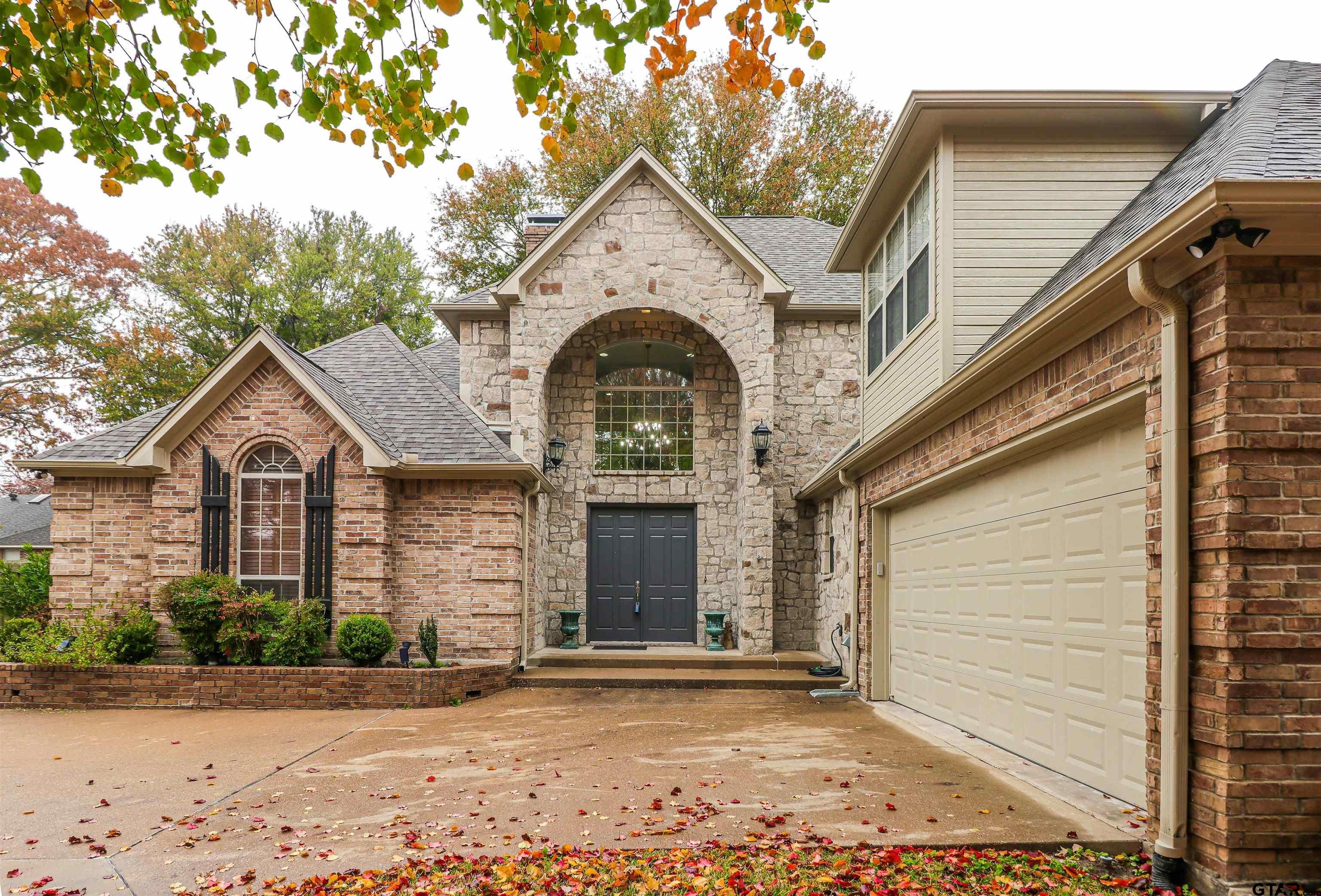 705 Kingswood Dr.
