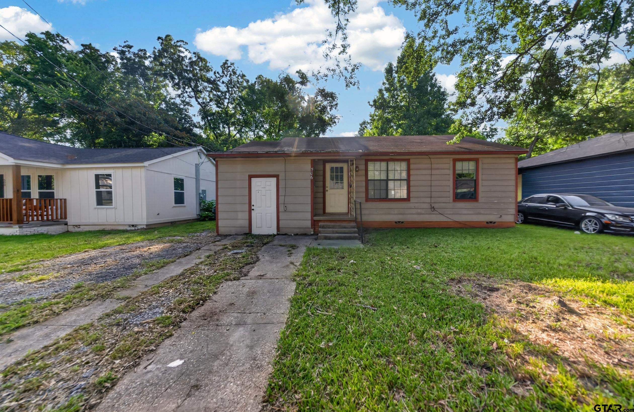 506 S Fenton