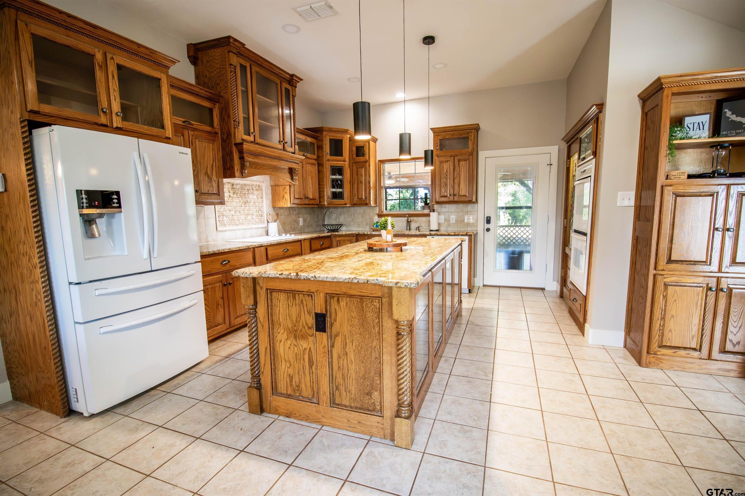 237 LAKEVIEW CIRCLE