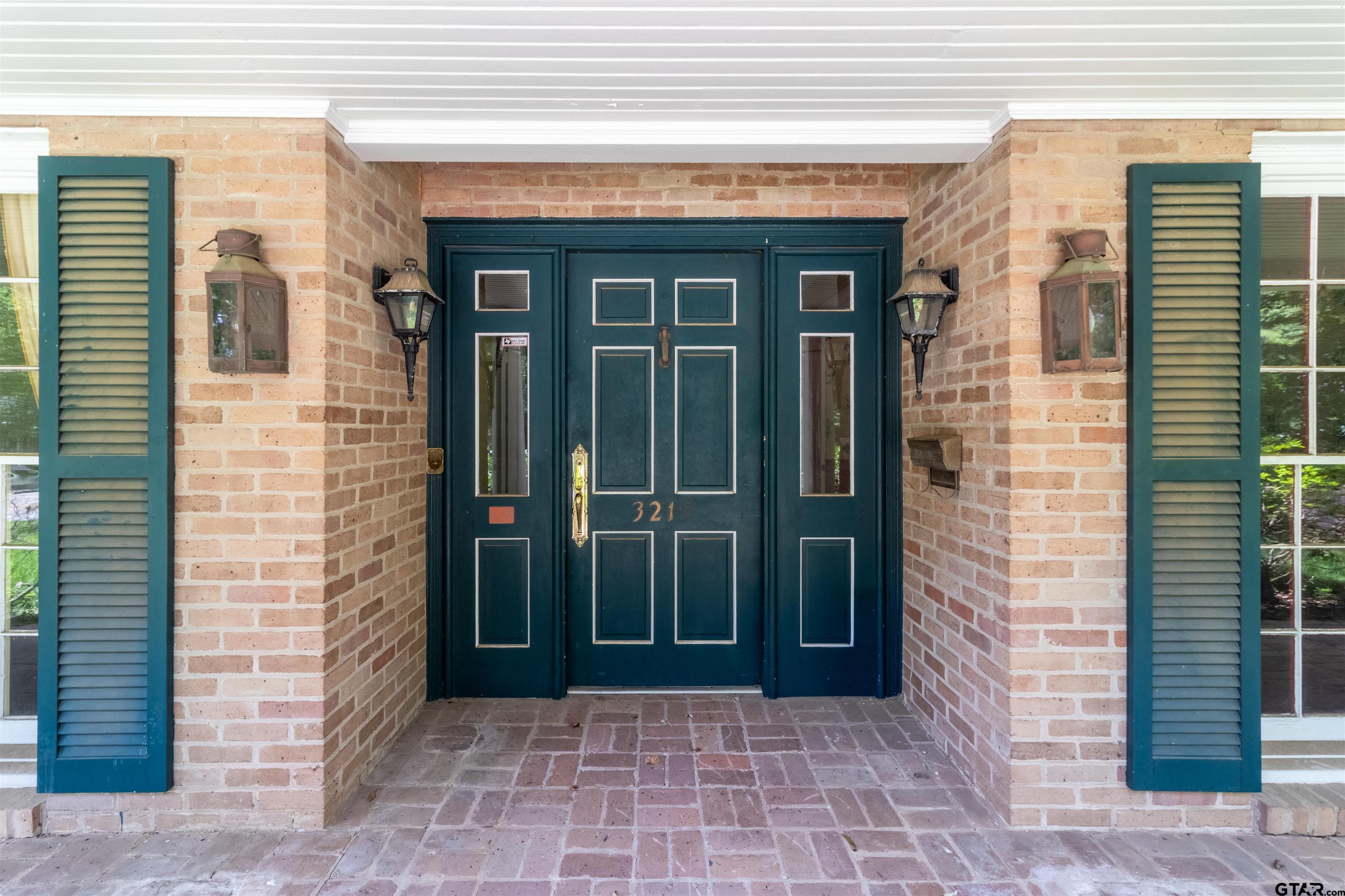 3215 Birdwell