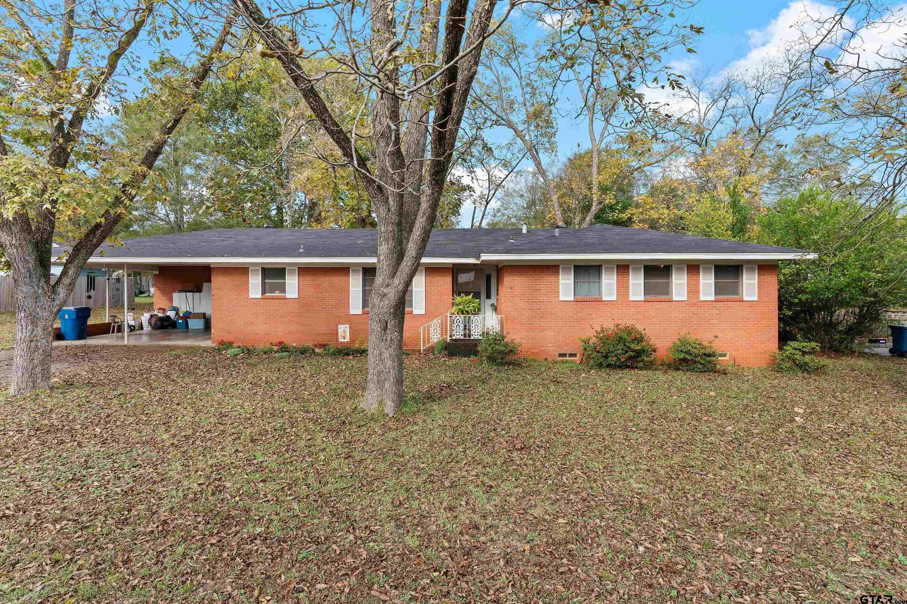 387 Hill Ave