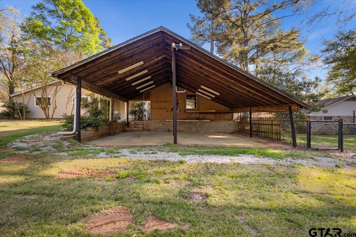 207 Grass Knoll Drive