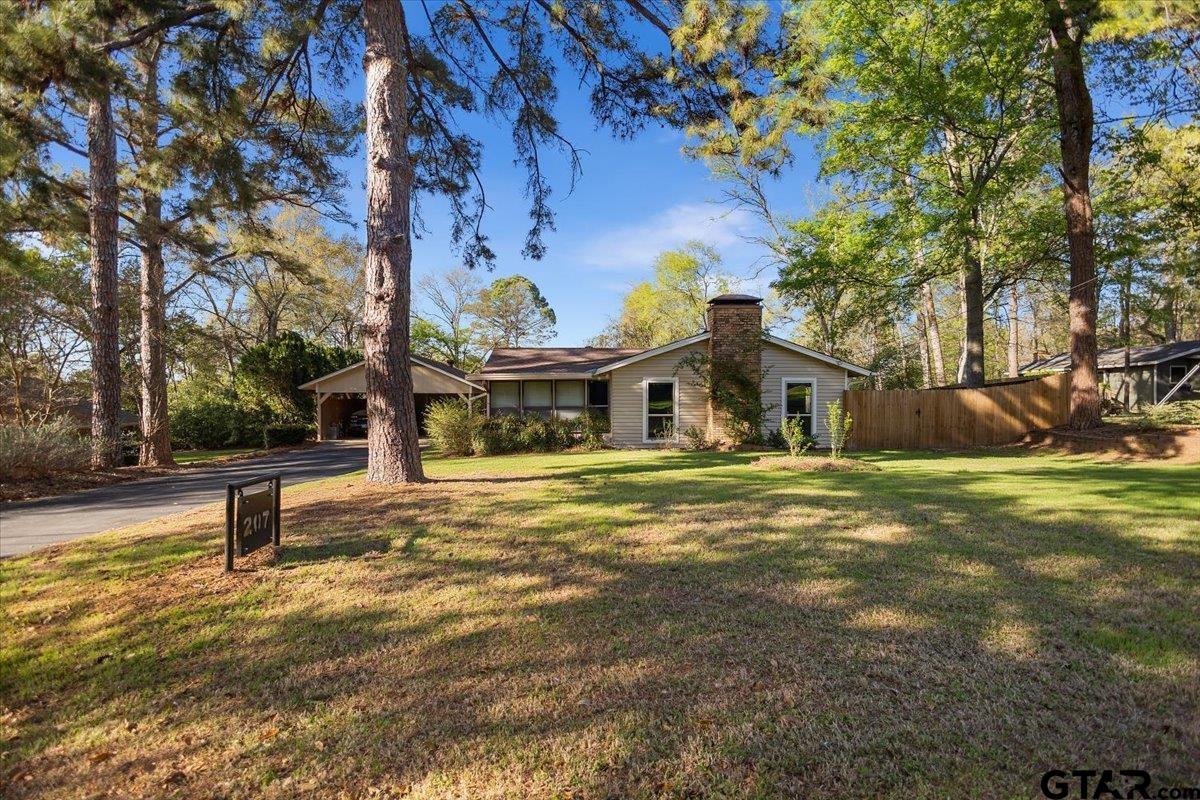 207 Grass Knoll Drive
