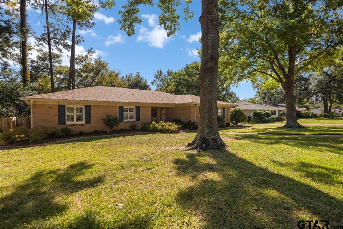 1109 Shepherd Ln