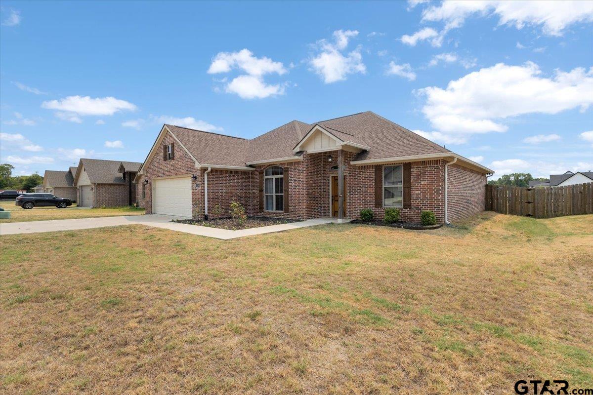 124 Rose Row Ln