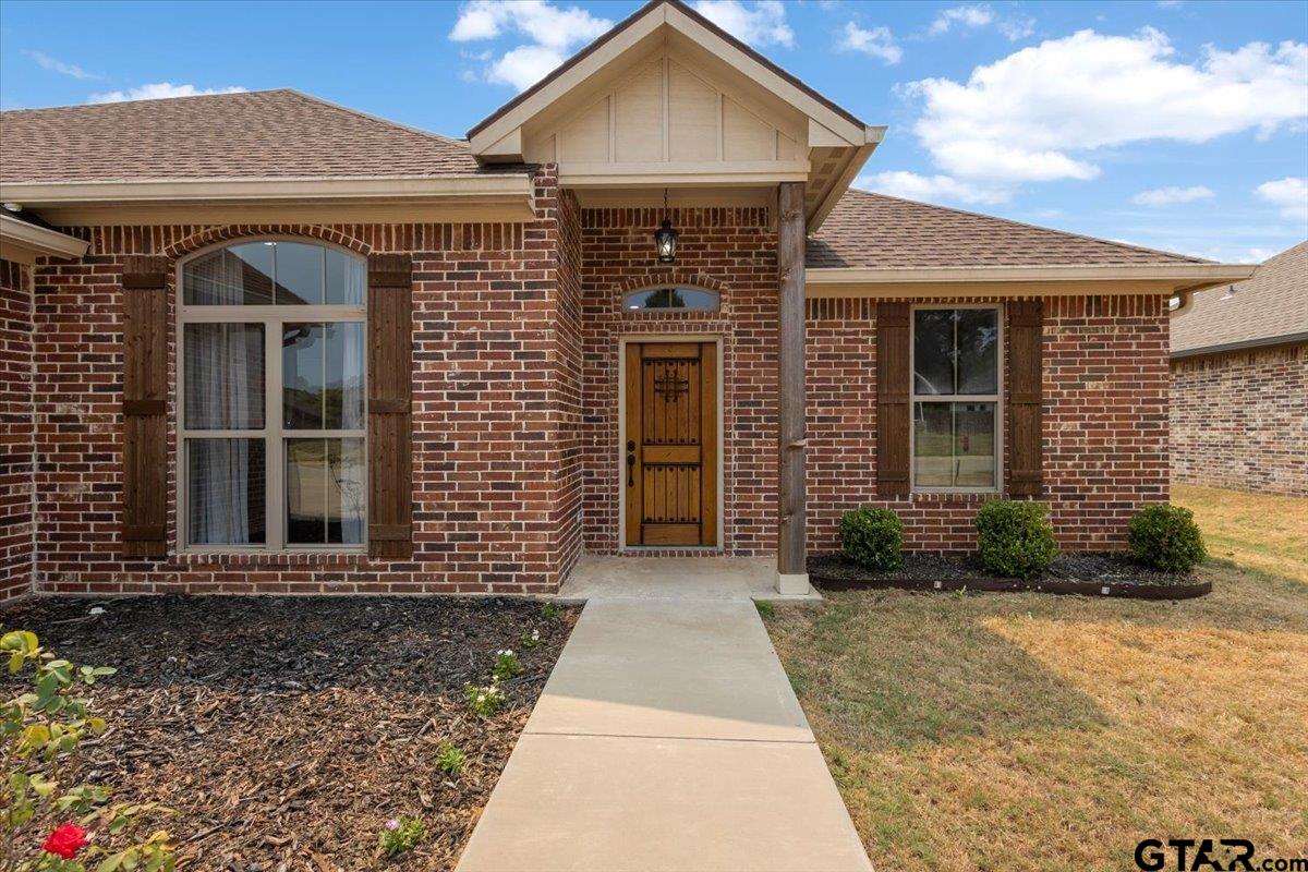 124 Rose Row Ln