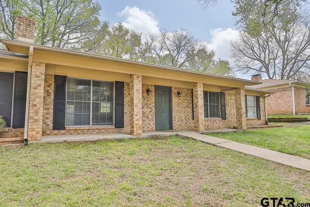 2908 Golden Rd