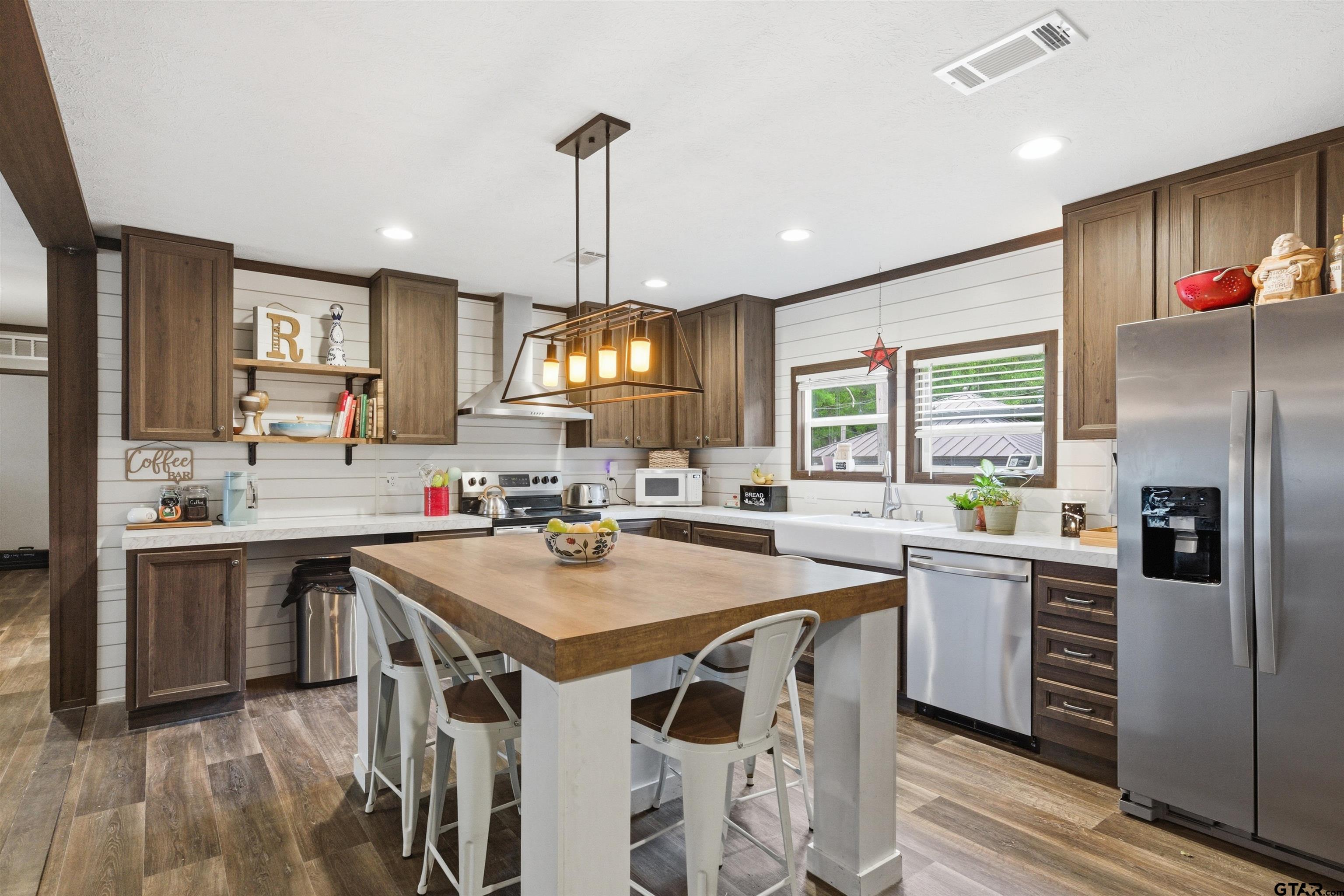 11207 County Road 2183