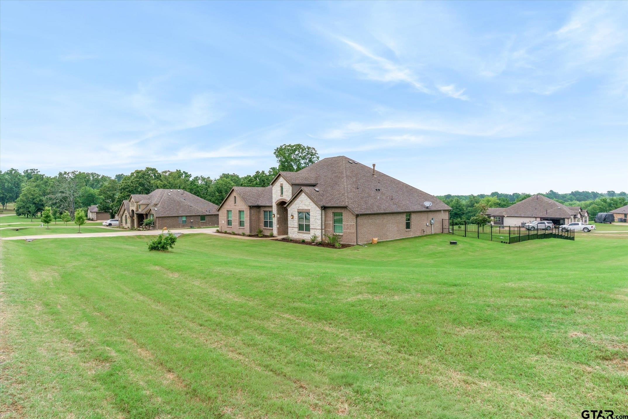 425 Private Rd 7017