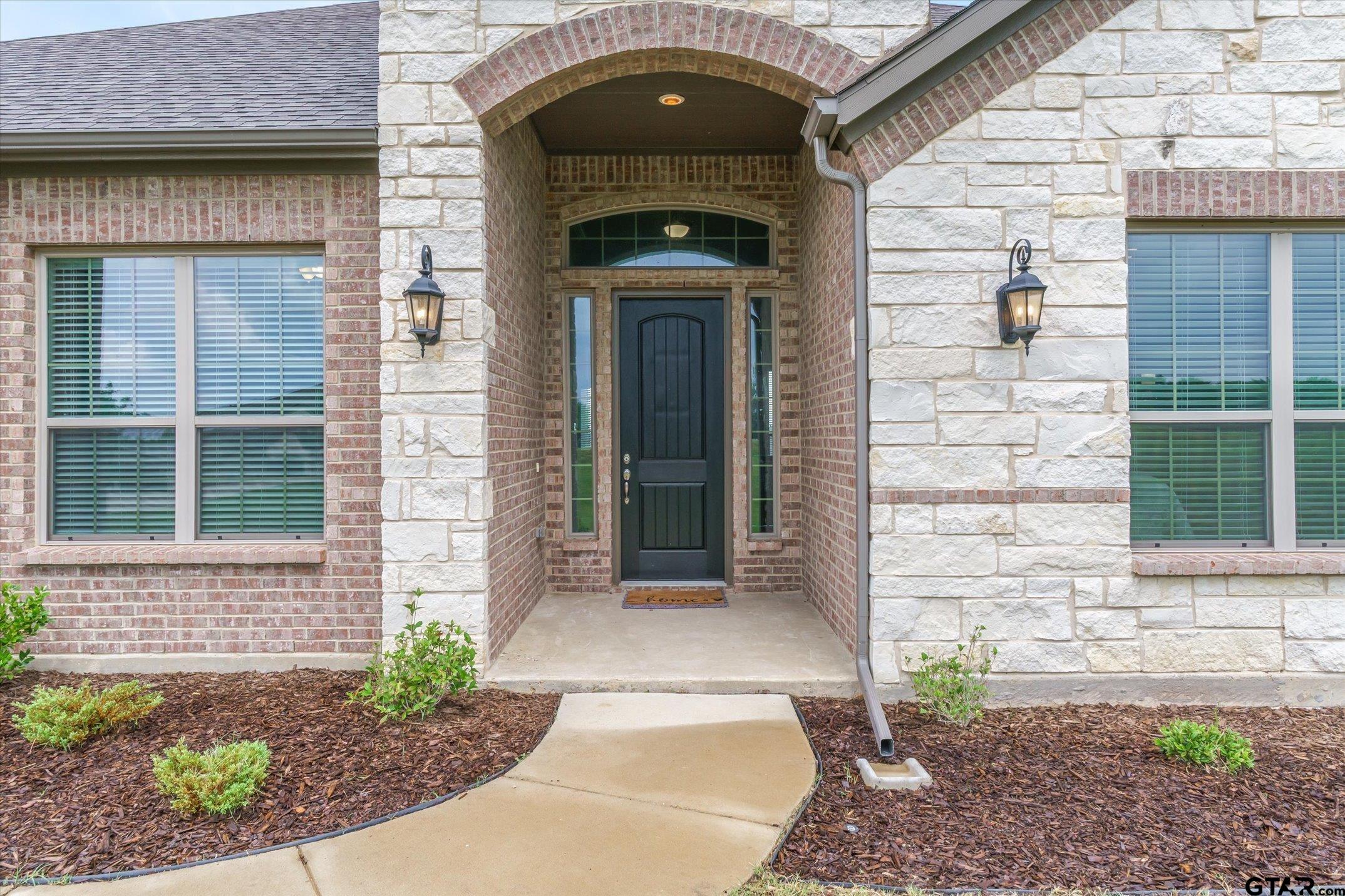 425 Private Rd 7017