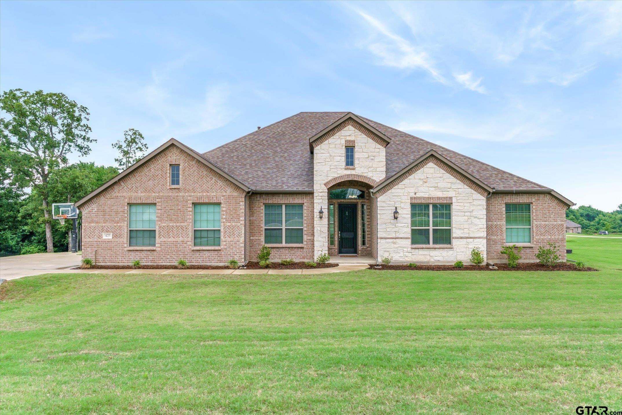 425 Private Rd 7017