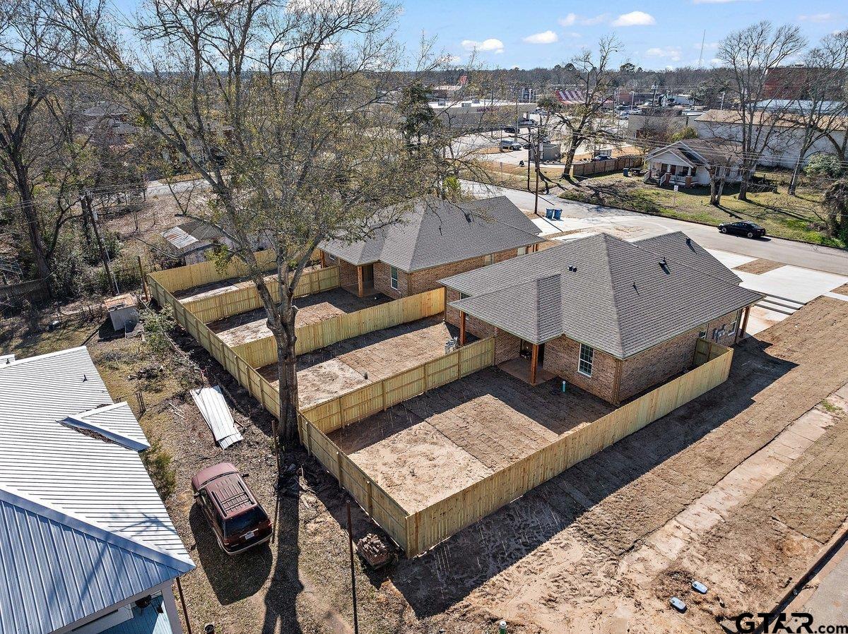 502 & 504 Neches Street