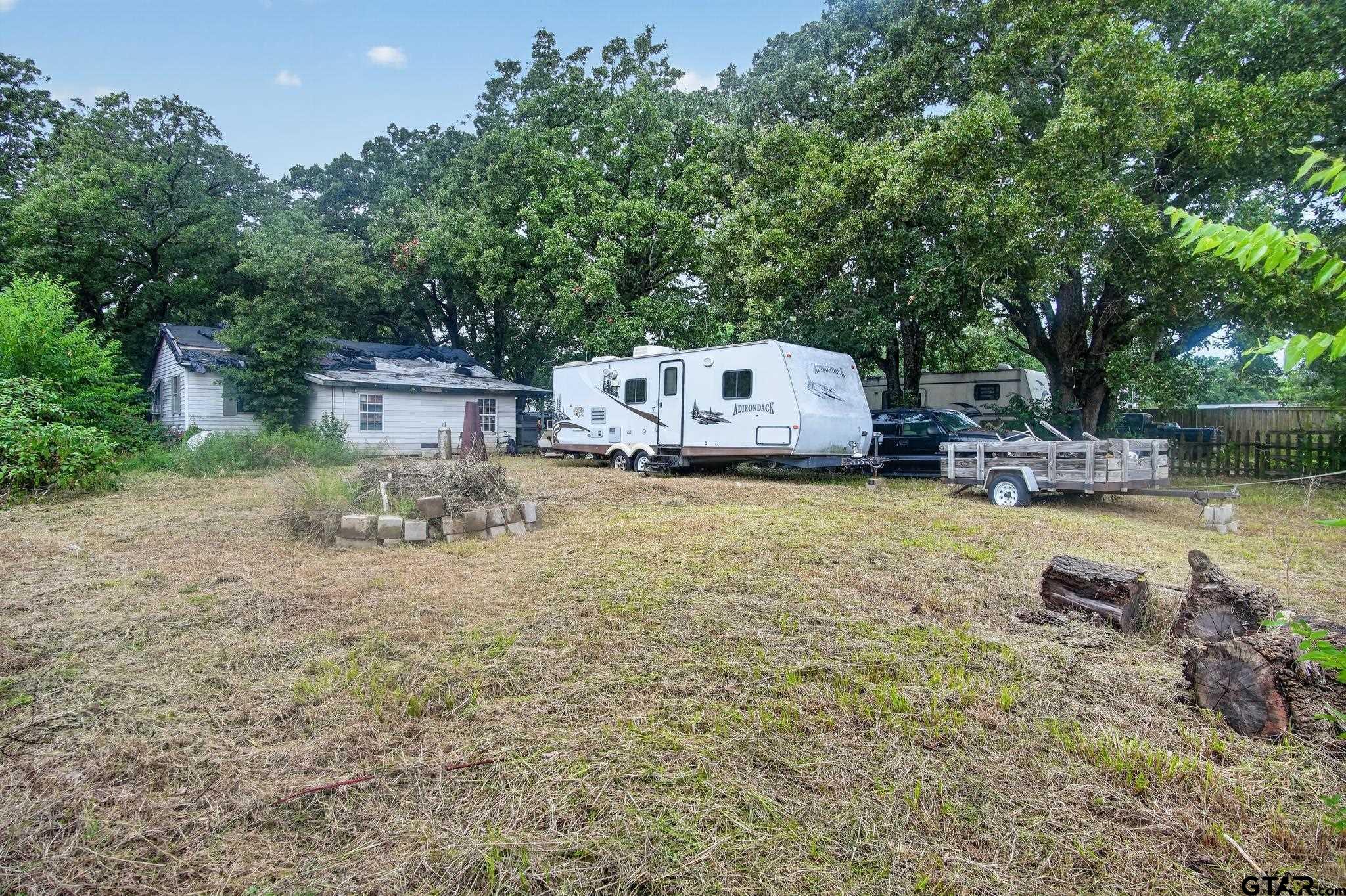 343 Southern Oaks Dr
