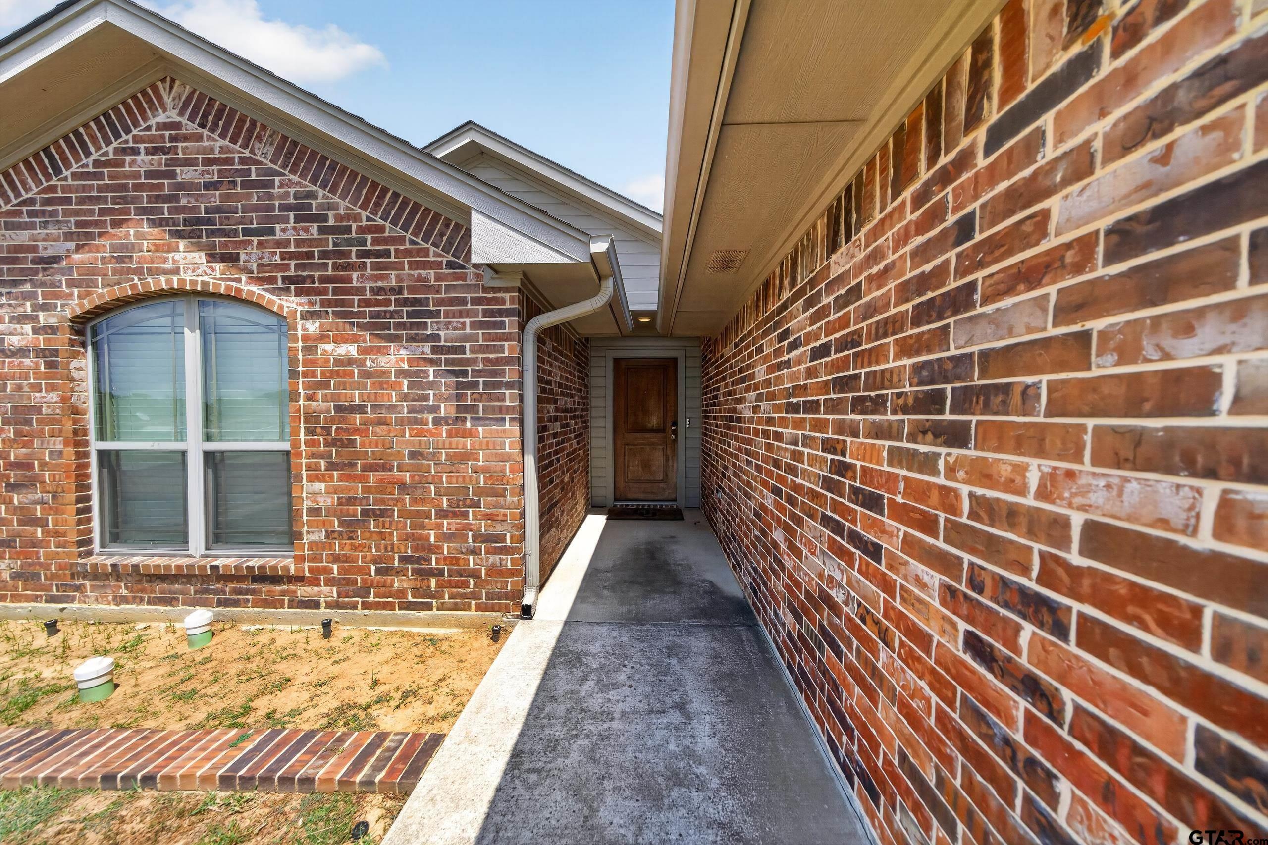 19943 Meadow West Ln