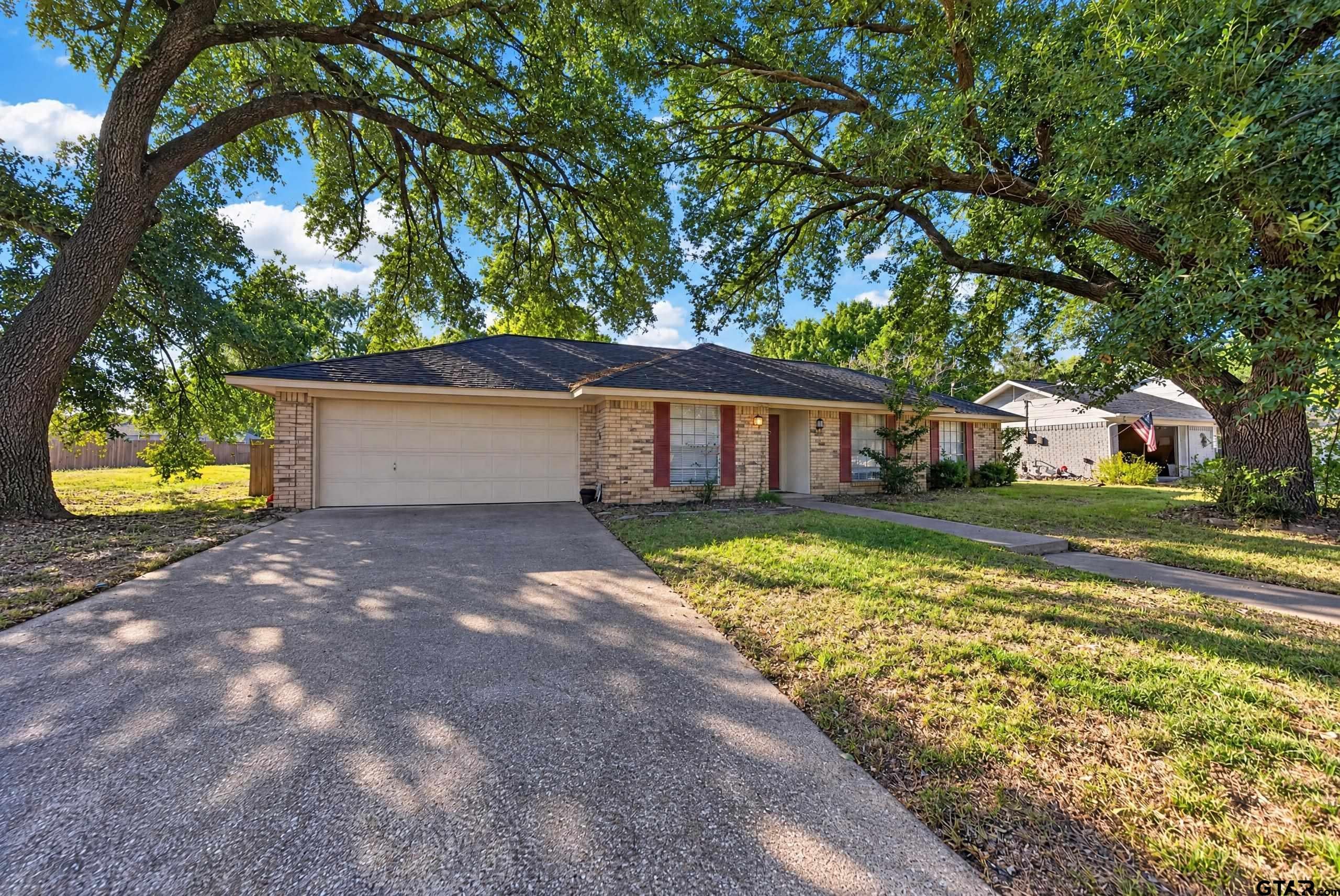 6015 Whispering Lane