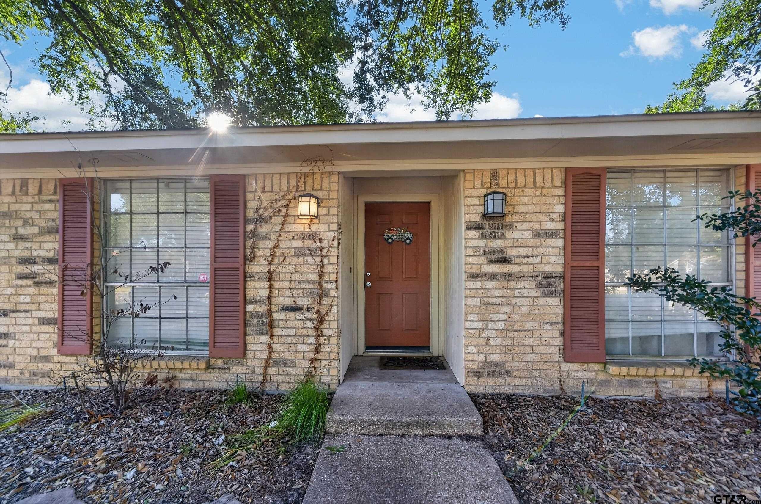 6015 Whispering Lane
