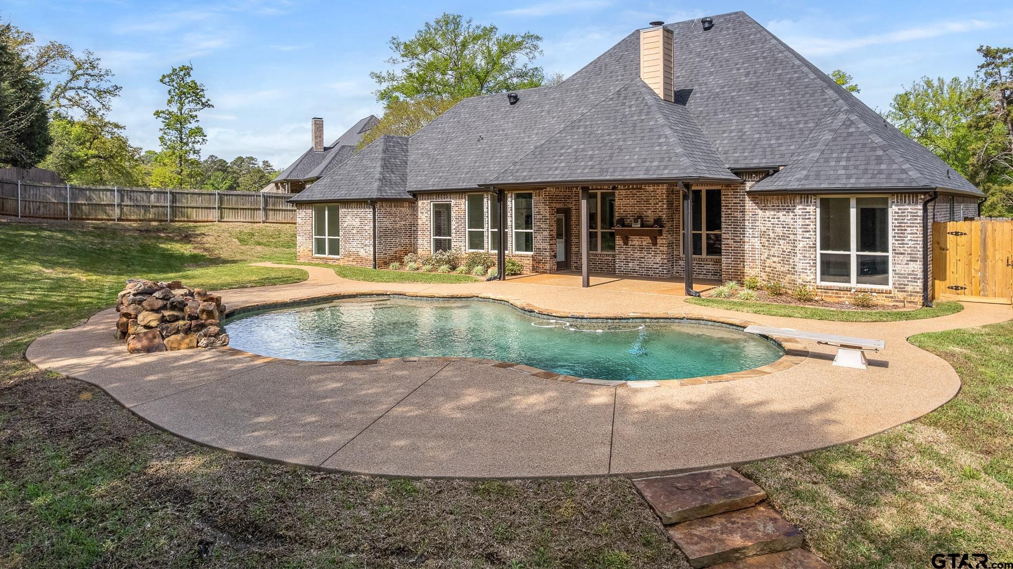 333 Hines Crossing