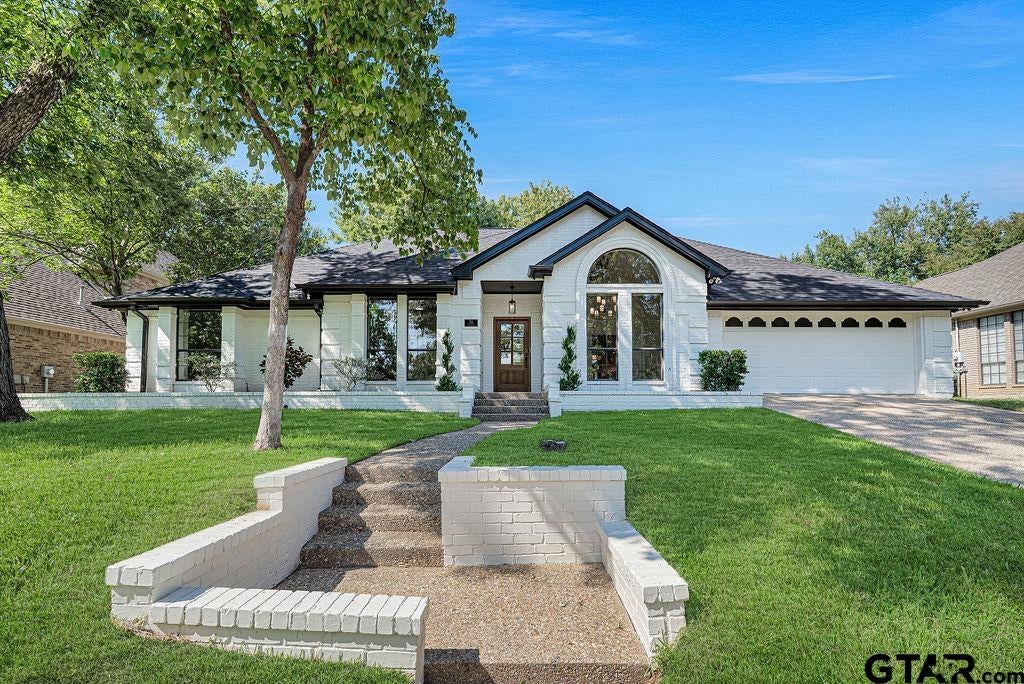 701 Kingswood Dr.